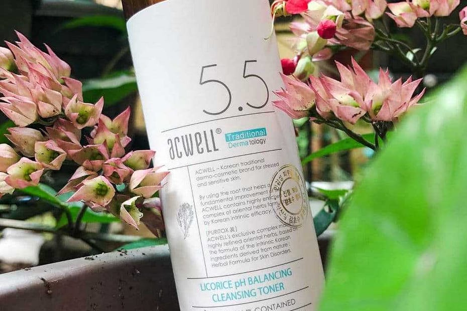 A photo of the 150mL bottle of acwell licorice ph balancing cleansing toner